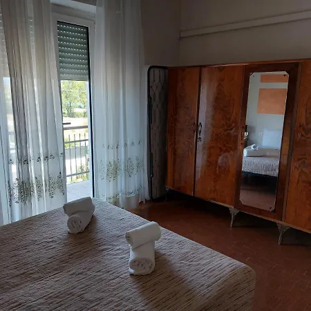 Vittoria Rooms Peschiera-2