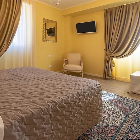 Villa Luisa Rooms And Coffee-3
